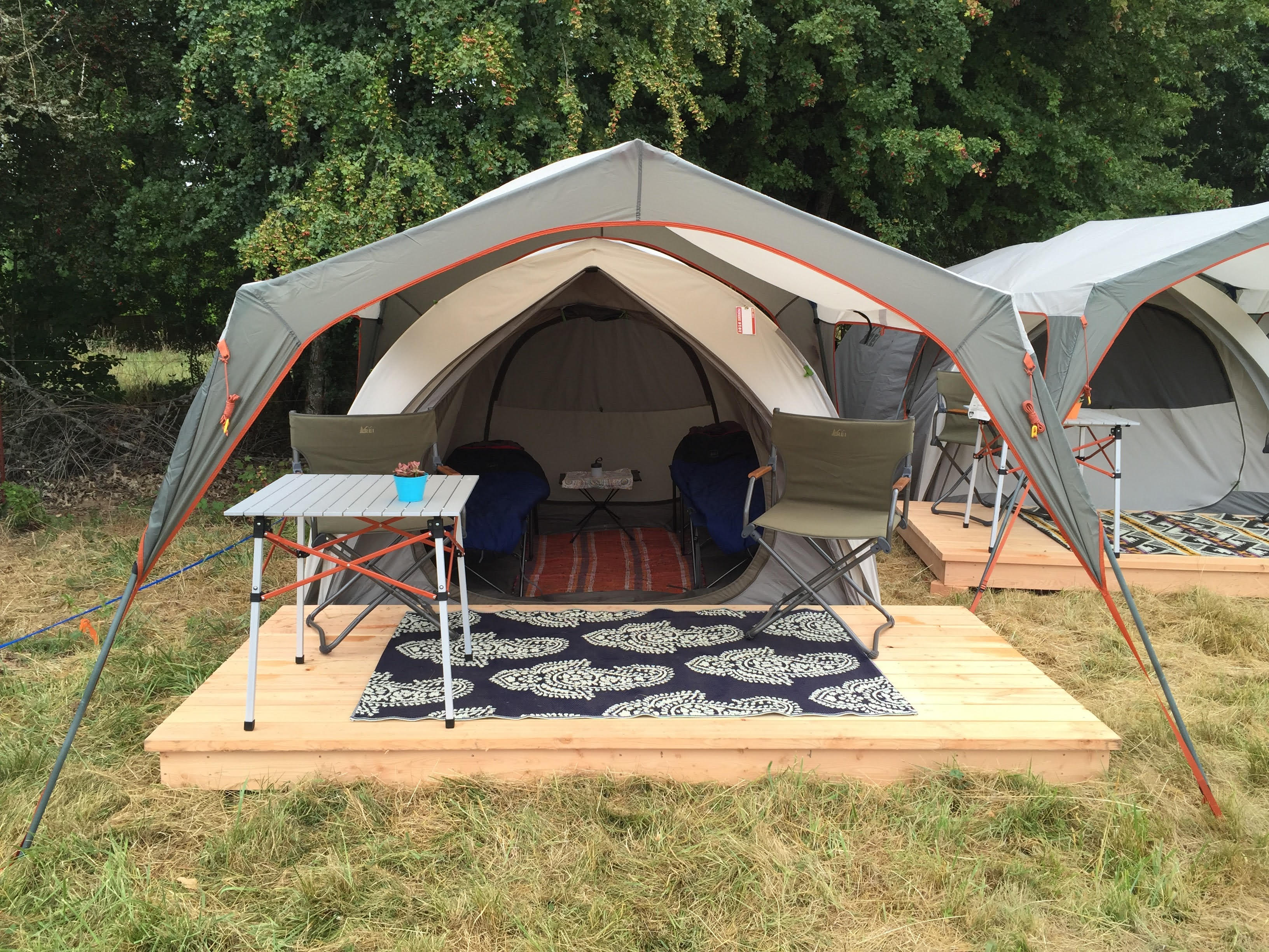 rei camps